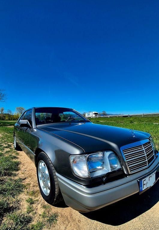 Gebraucht Mercedes E320 220 PS (161 kW) 1994 Braun Coupé