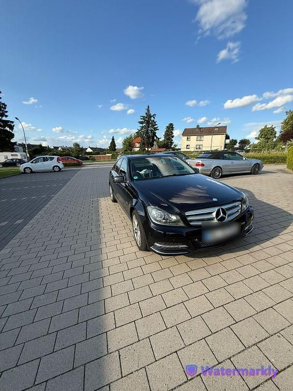 Schwarz Gebraucht 2011 Mercedes C180 Avantgarde Limousine | 8.300 € (Superpreis) - Bild 1/4