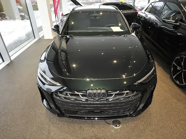 Gebraucht Audi A6 S-Line 367 PS (269 kW) 2026 Mitternachtsgrün metallic Kombi