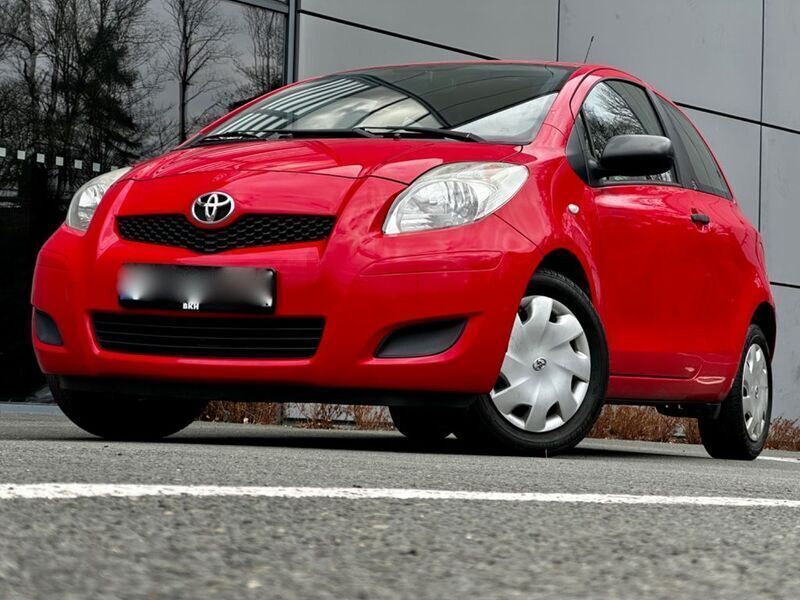 Rot Gebraucht 2009 Toyota Yaris Cool Kleinwagen | 2.992 € (Etwas zu teuer) - Bild 1/4