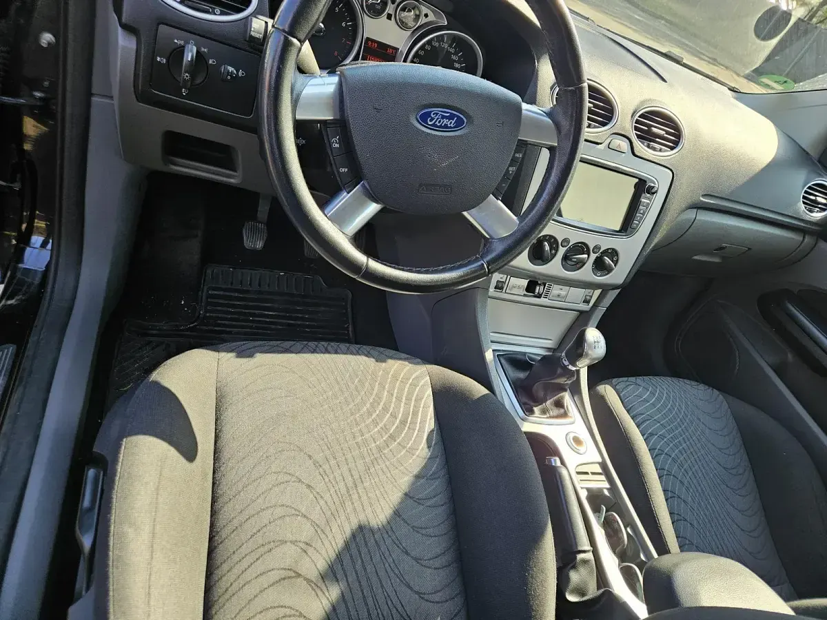 Gebraucht Ford Focus Cabriolet 145 PS (106 kW) 2010 Schwarz Cabrio