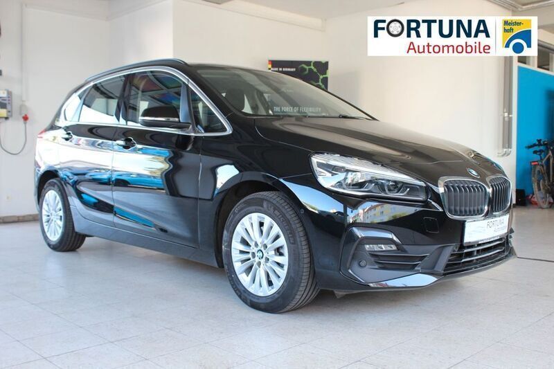 Schwarz Gebraucht 2022 BMW 218 Van / Kleinbus | 21.980 € (Guter Preis) - Bild 1/4
