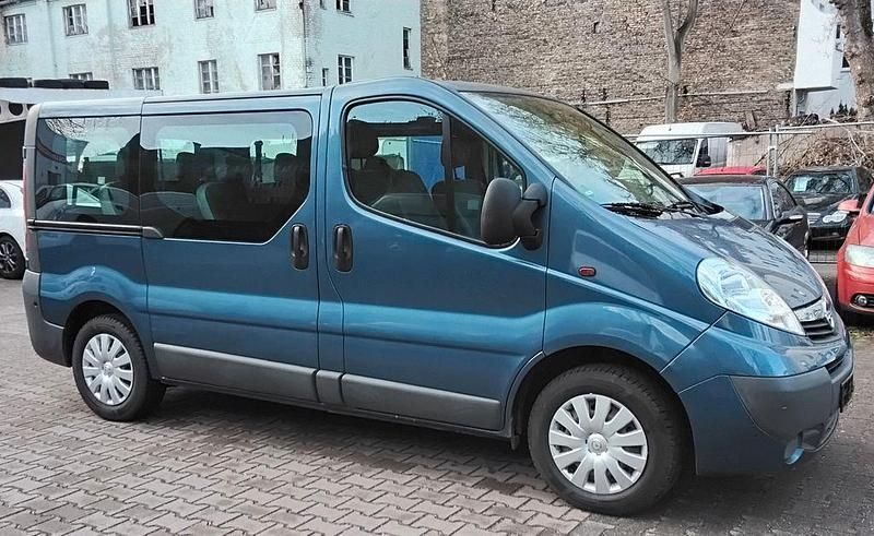 Gebraucht Opel Vivaro 114 PS (83 kW) 2011 Blau Van / Kleinbus