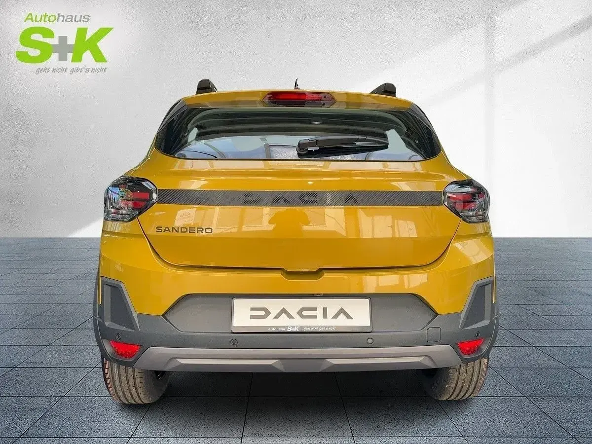 Neu Dacia Sandero Expression 110 PS (80 kW) 2026 Amber yellow (gelb) Kleinwagen