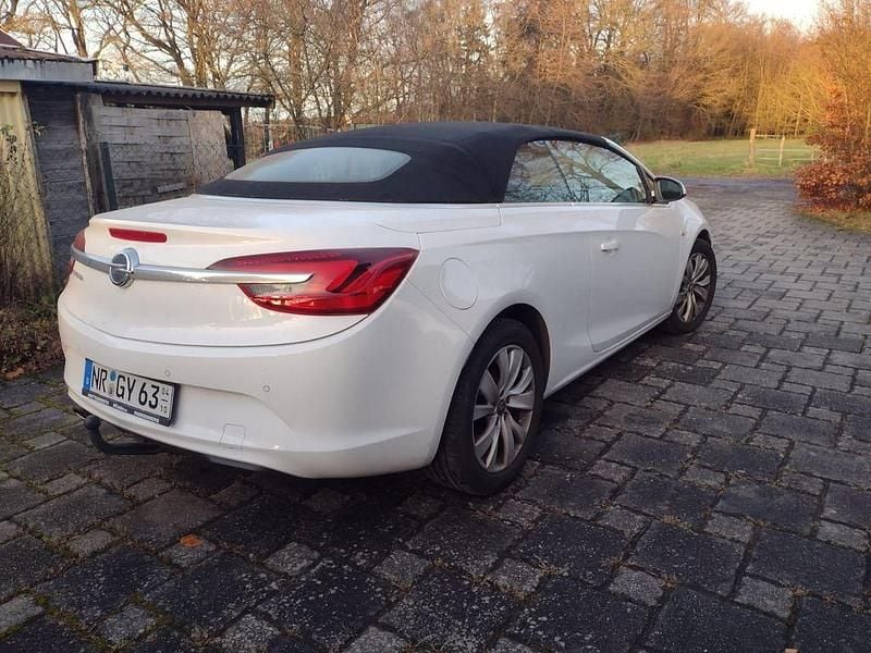Gebraucht Opel Cascada Innovation 120 PS (88 kW) 2015 Weiß Cabrio