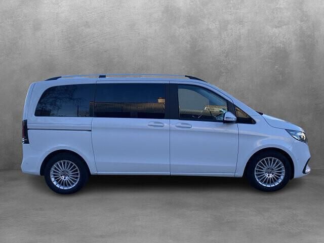 Gebraucht Mercedes V220 Style 163 PS (119 kW) 2025 Weiß Van / Kleinbus