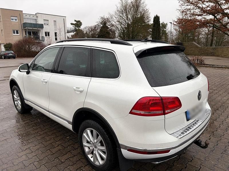 Gebraucht VW Touareg 262 PS (192 kW) 2016 Weiß SUV