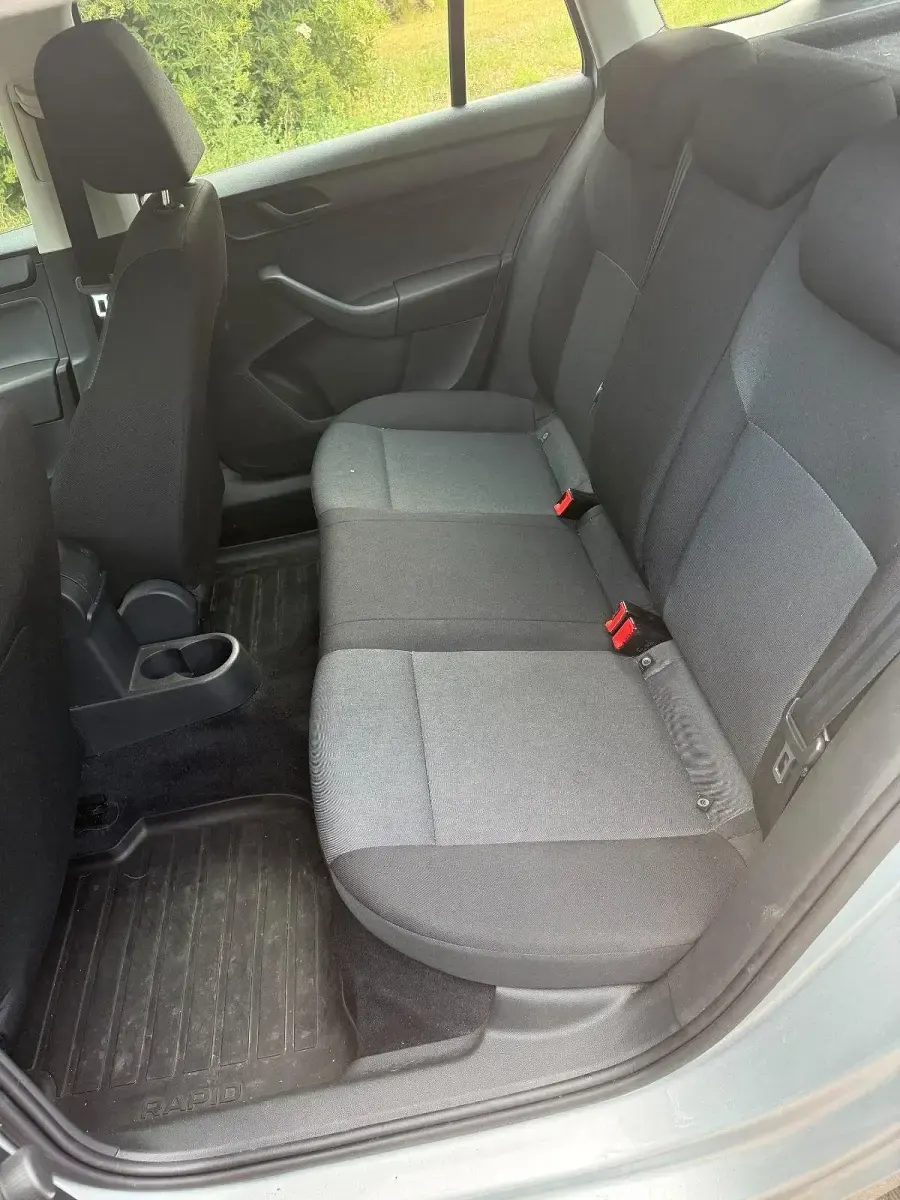 Gebraucht Skoda Rapid 110 PS (80 kW) 2015 Silber Kleinwagen