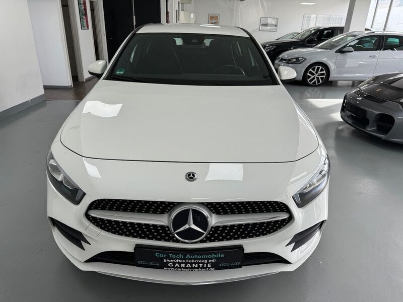 Weiß Gebraucht 2019 Mercedes A200 AMG Limousine | 17.500 € (Superpreis) - Bild 1/4