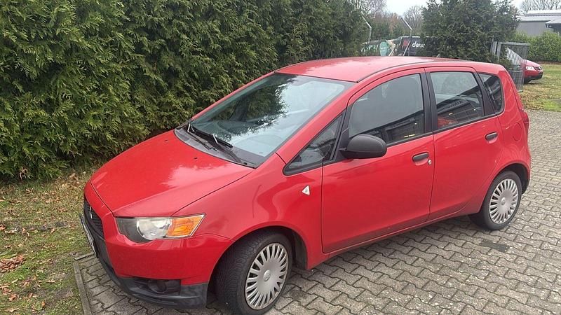 Rot Gebraucht 2009 Mitsubishi Colt Inform Kleinwagen | 1.000 € (Superpreis) - Bild 1/4