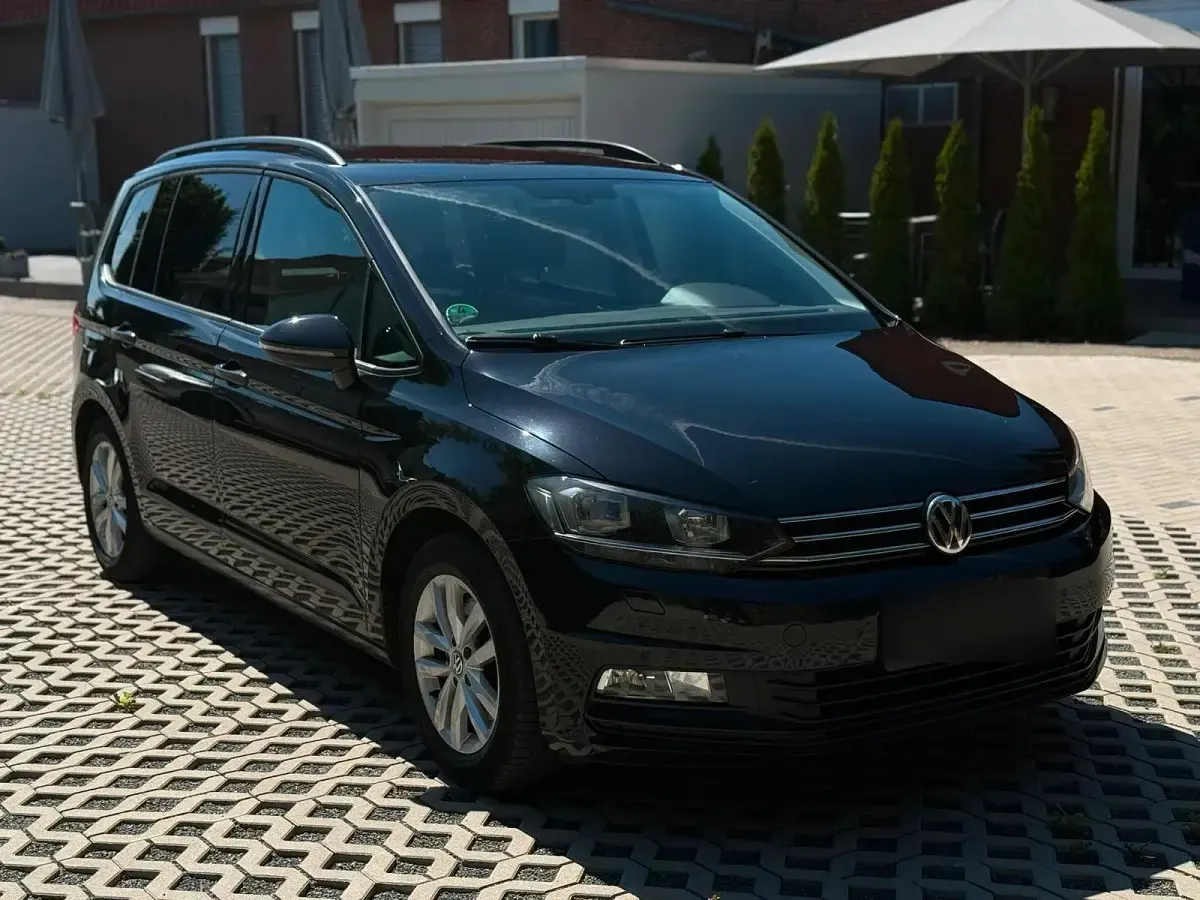 Gebraucht VW Touran Highline 150 PS (110 kW) 2016 Schwarz Van / Kleinbus