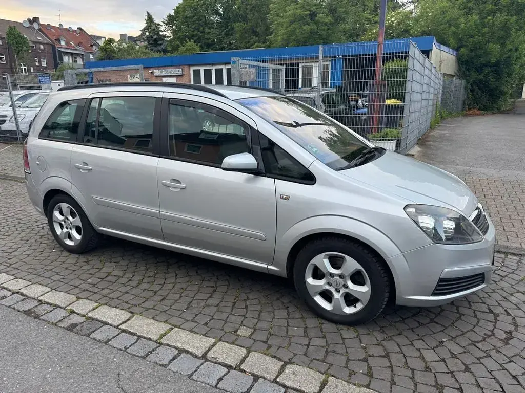 Gebraucht Opel Zafira 150 PS (110 kW) 2006 Silber Van / Kleinbus