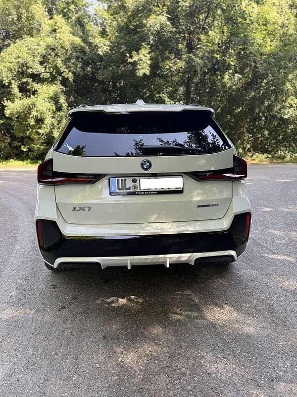 Gebraucht BMW iX1 M Sport 150 kW (204 PS) 2025 Weiß SUV