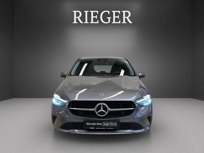 Gebraucht Mercedes B200 Progressive 150 PS (110 kW) 2024 Grau Kleinwagen