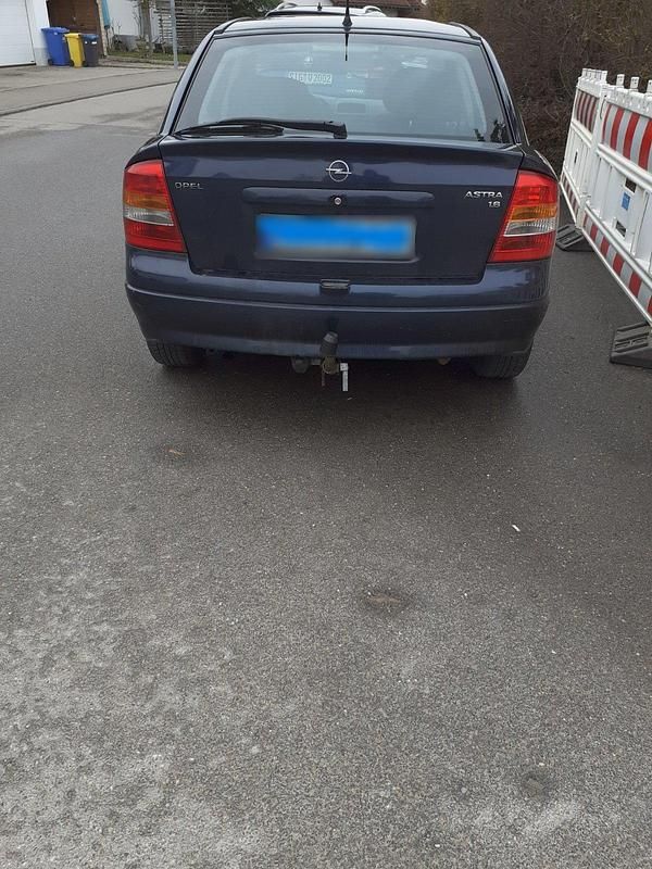Gebraucht Opel Astra 84 PS (61 kW) 2002 Blau Limousine