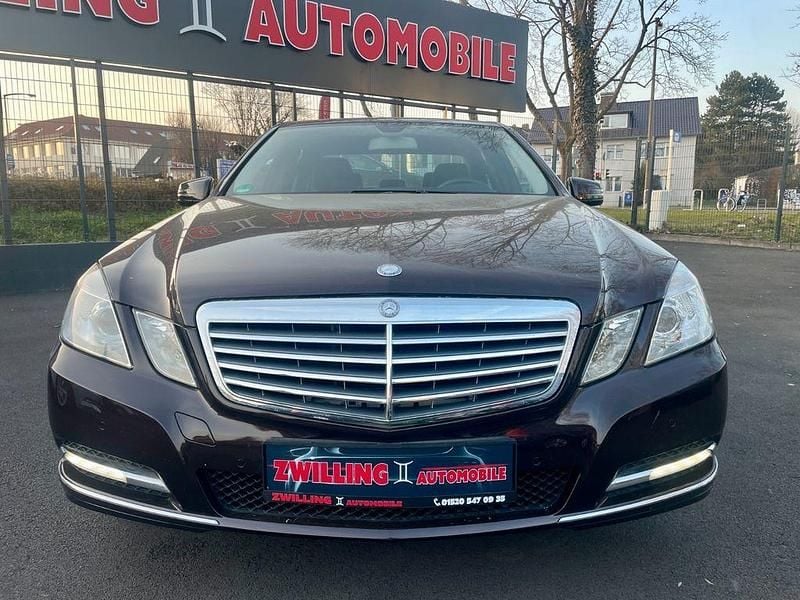 Gebraucht Mercedes E350 272 PS (200 kW) 2011 Braun Limousine