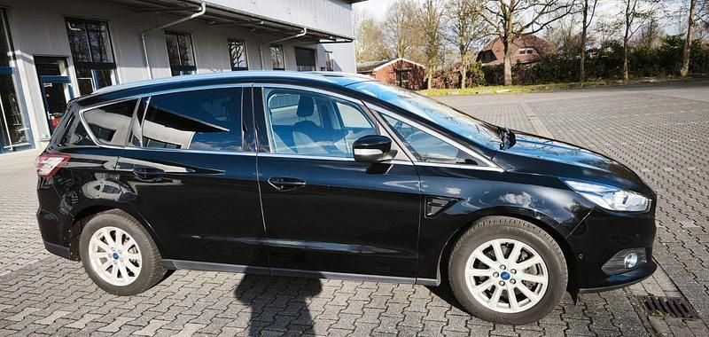 Gebraucht Ford S-MAX Titanium 150 PS (110 kW) 2017 Schwarz Van / Kleinbus