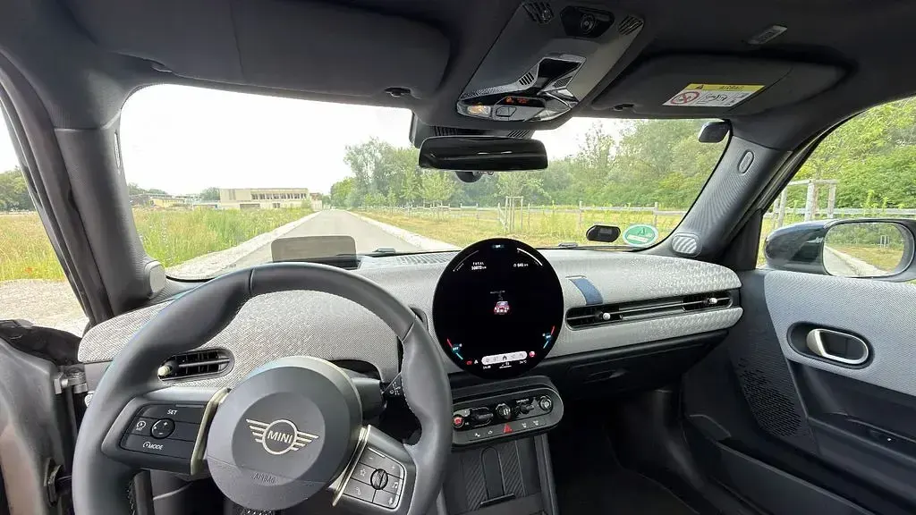 Gebraucht Mini Cooper Favoured 114 kW (156 PS) 2026 Silber Kleinwagen