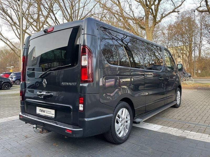 Gebraucht Renault Trafic 145 PS (106 kW) 2018 Kometengrau Van / Kleinbus