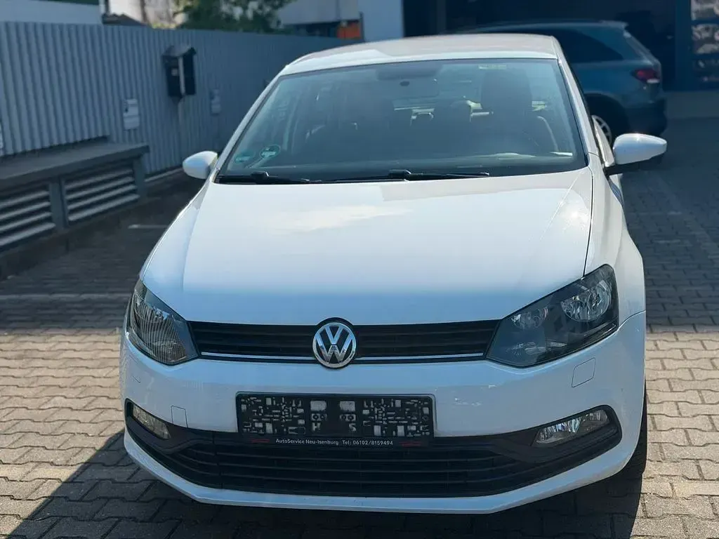 Second-hand VW Polo Trendline 75 CP (55 kW) 2017 Alb Berlinǎ