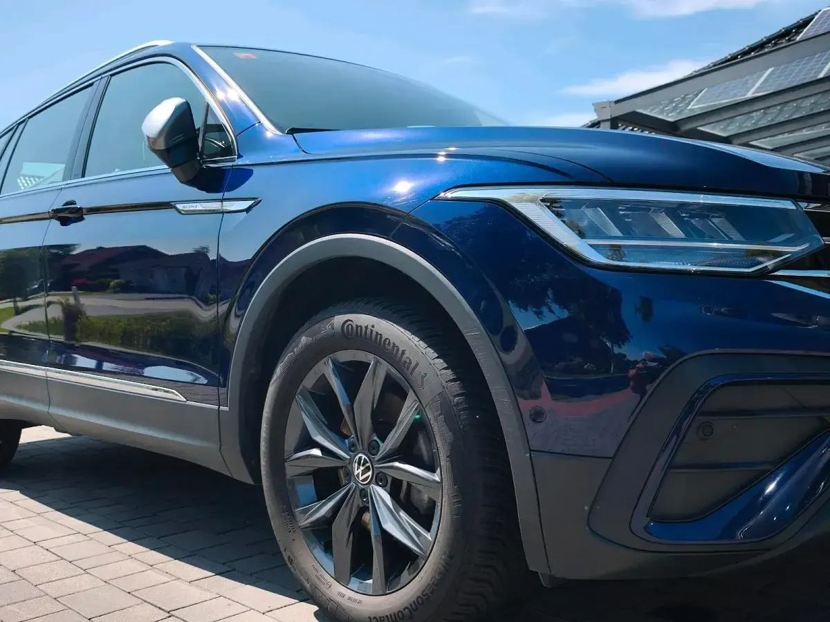 Gebraucht VW Tiguan Allspace Life 150 PS (110 kW) 2024 Blau SUV