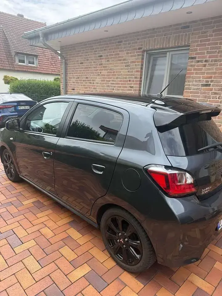 Gebraucht Mitsubishi Space Star 71 PS (52 kW) 2023 Grau Kleinwagen