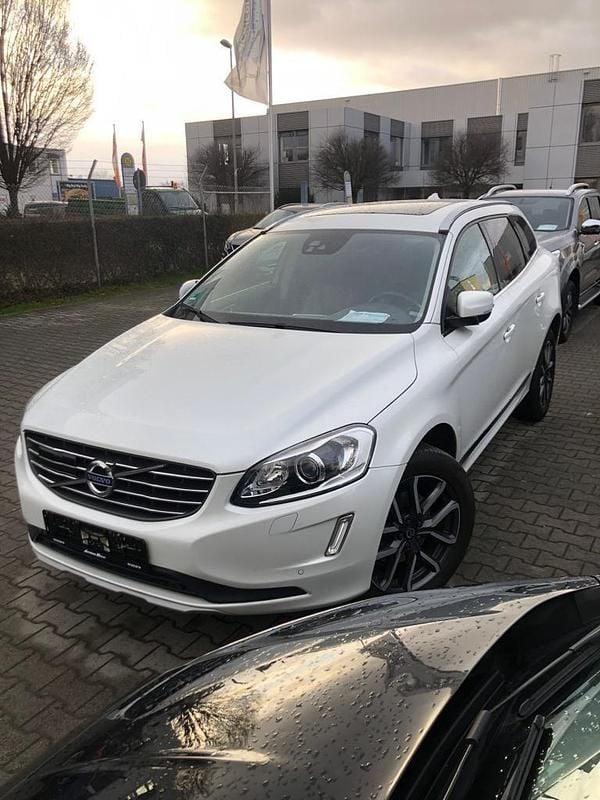 Gebraucht Volvo XC60 Summum 220 PS (161 kW) 2016 Weiß SUV