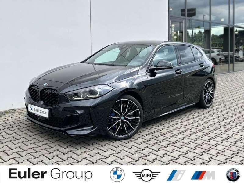 Black sapphire metallic Gebraucht 2022 BMW 135 Kleinwagen | 35.977 € (Guter Preis) - Bild 1/4