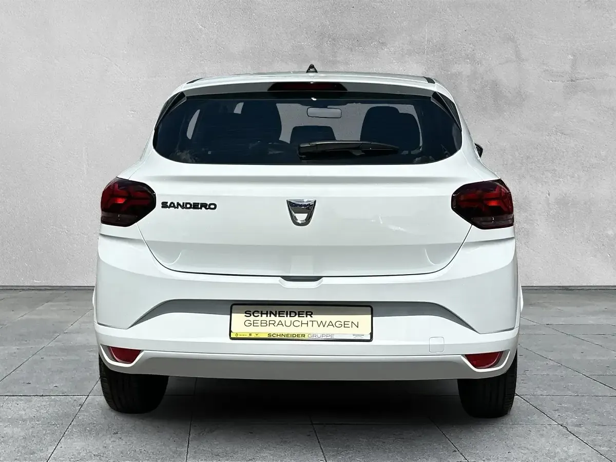 Gebraucht Dacia Sandero Essentiel 101 PS (74 kW) 2022 Weiß Limousine