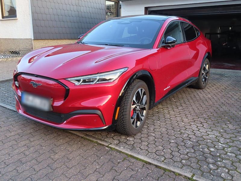 Gebraucht Ford Mustang Mach-E 197 kW (269 PS) 2021 Rot SUV