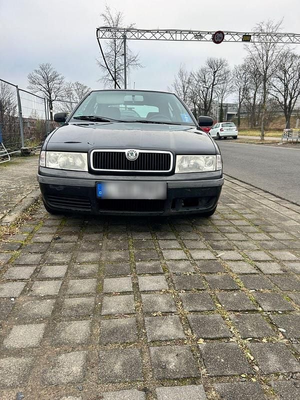 Schwarz Gebraucht 2003 Skoda Octavia Ambiente Limousine | 1.200 € (Guter Preis) - Bild 1/4