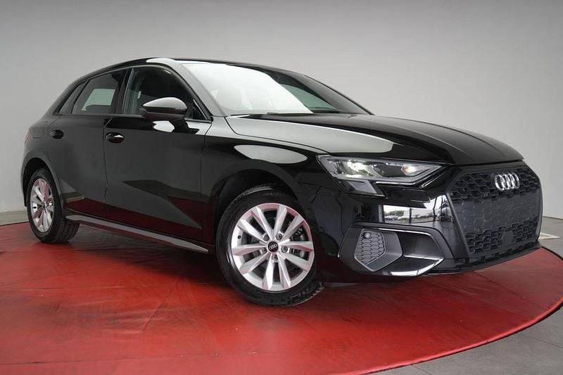 Schwarz Gebraucht 2022 Audi A3 Sportback Sport Kleinwagen | 22.490 € (Superpreis) - Bild 1/4