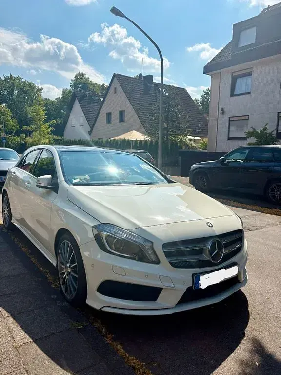 Gebraucht Mercedes A180 AMG 122 PS (89 kW) 2014 Weiß Kleinwagen