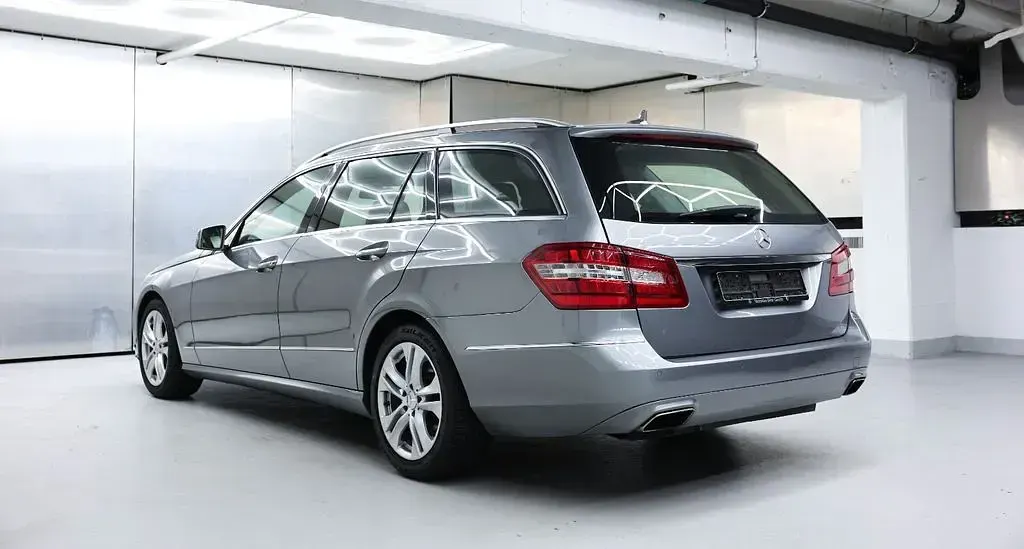 Gebraucht Mercedes E200 Avantgarde 184 PS (135 kW) 2012 Grau Limousine