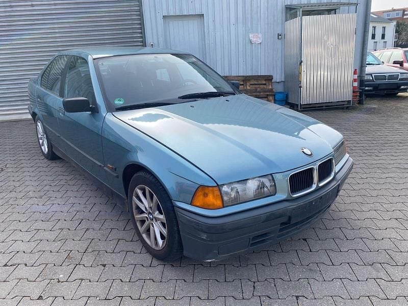 Gebraucht BMW 316 102 PS (75 kW) 1995 Grün Limousine