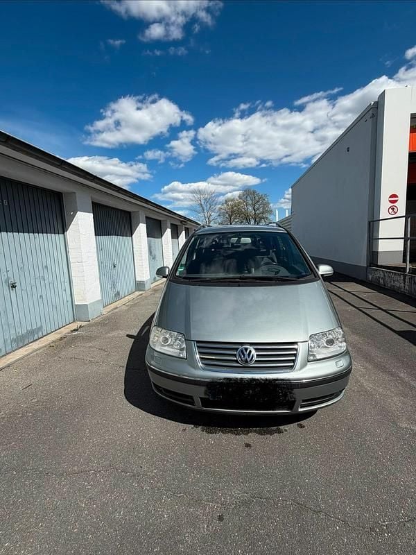 Second-hand VW Sharan 116 CP (85 kW) 2005 Verde Monovolum