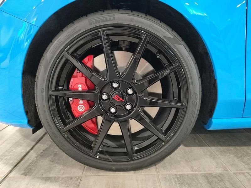 Neu Ford Focus ST 280 PS (205 kW) 2026 Blau Limousine