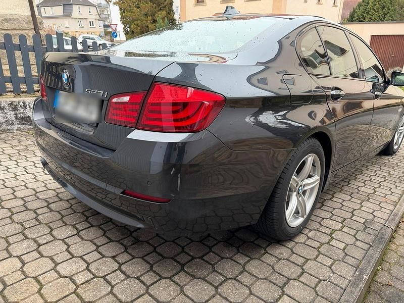 Gebraucht BMW 523 Comfort Edition 204 PS (150 kW) 2010 Schwarz Limousine