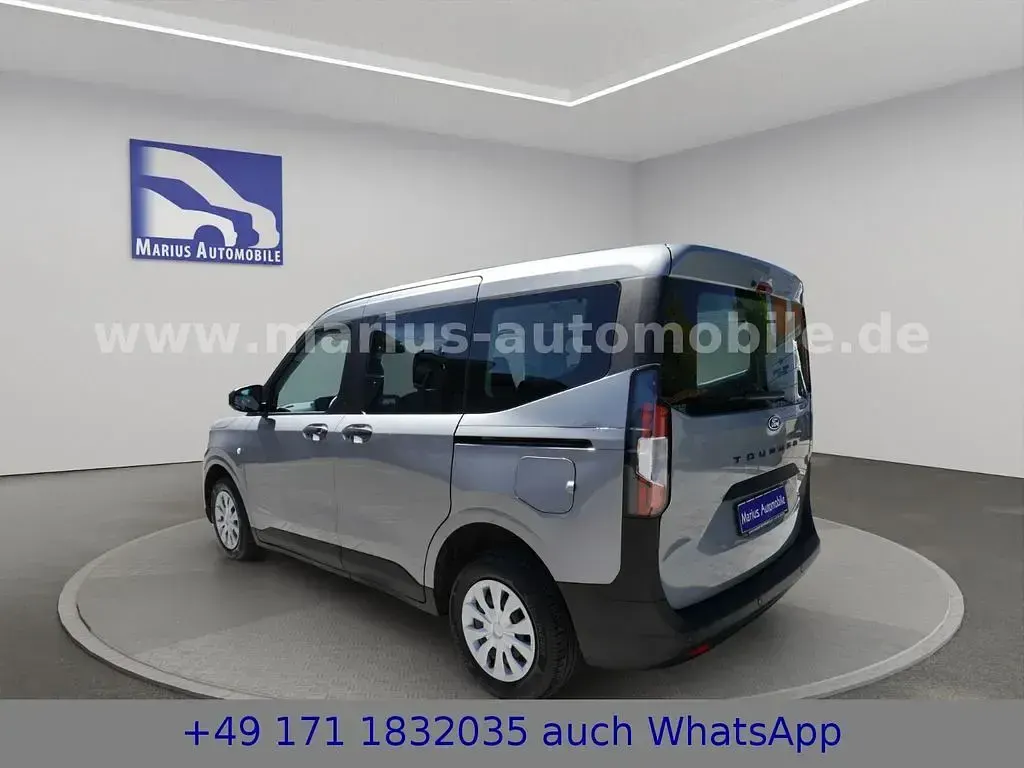 Gebraucht Ford Tourneo Courier Trend 125 PS (91 kW) 2024 Silber Van / Kleinbus