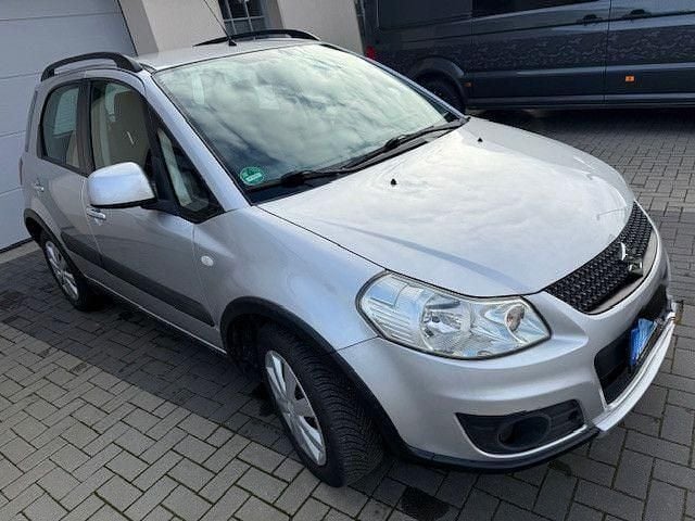 Silber Gebraucht 2010 Suzuki SX4 Club Kleinwagen | 5.800 € (Guter Preis) - Bild 1/4