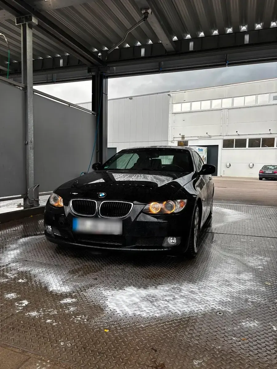 Gebraucht BMW 320 Cabriolet 170 PS (125 kW) 2010 Schwarz Cabrio