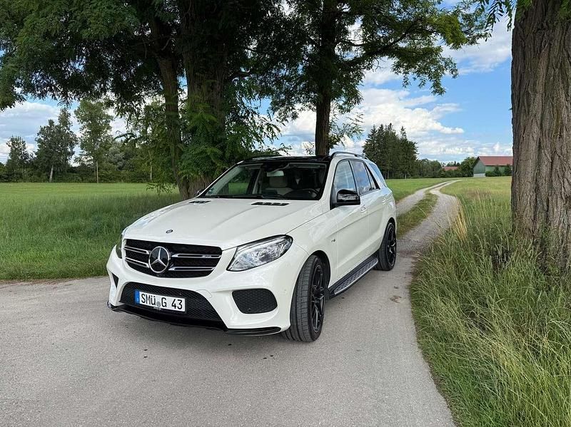 Weiß Gebraucht 2016 Mercedes GLE43 AMG AMG SUV | 34.900 € (Fairer Preis) - Bild 1/4
