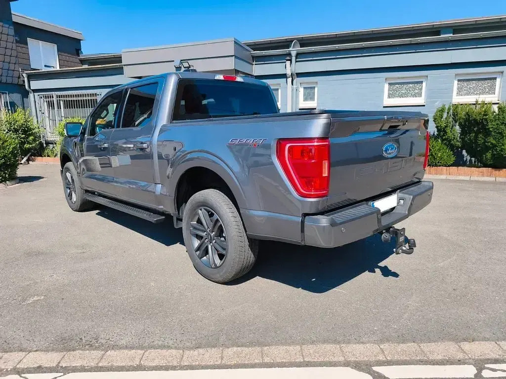 Gebraucht Ford V8 401 PS (294 kW) 2025 Grau SUV