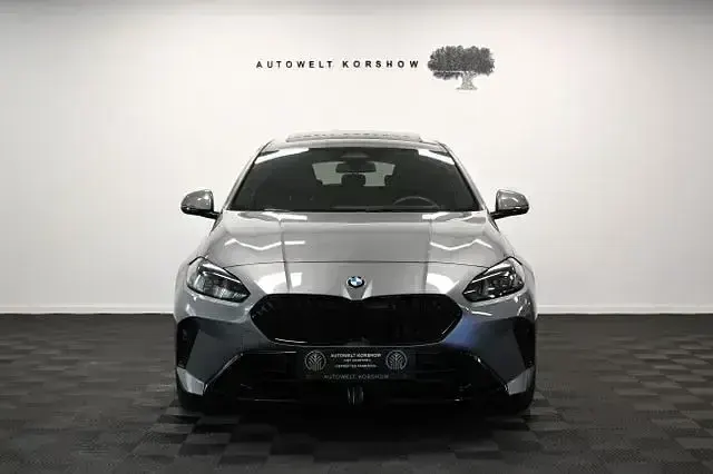 Gebraucht BMW 118 M Sport 150 PS (110 kW) 2025 Skyscraper grau metallic Kleinwagen