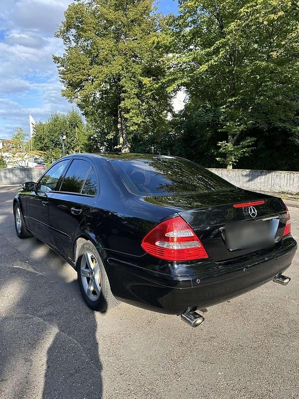 Gebraucht Mercedes E240 177 PS (130 kW) 2003 Schwarz Limousine