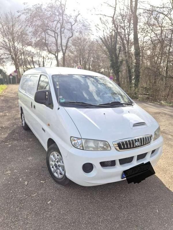 Gebraucht Hyundai H-1 140 PS (102 kW) 2008 Weiß Van / Kleinbus
