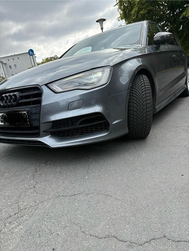 Grau Gebraucht 2014 Audi S3 Limousine | 19.900 € (Fairer Preis) - Bild 1/4
