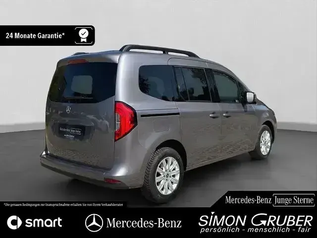 Gebraucht Mercedes T180 Style 116 PS (85 kW) 2023 Grau Van / Kleinbus
