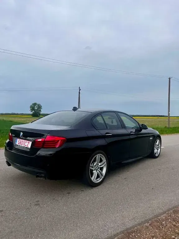 Gebraucht BMW 550 Performance 449 PS (330 kW) 2015 Schwarz Limousine