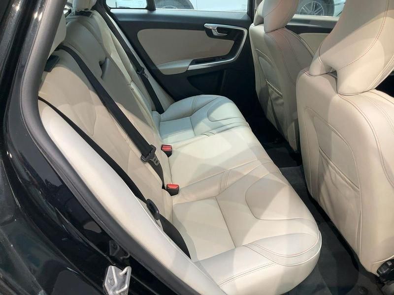 Gebraucht Volvo V60 Ocean Race 150 PS (110 kW) 2016 Schwarz Kombi